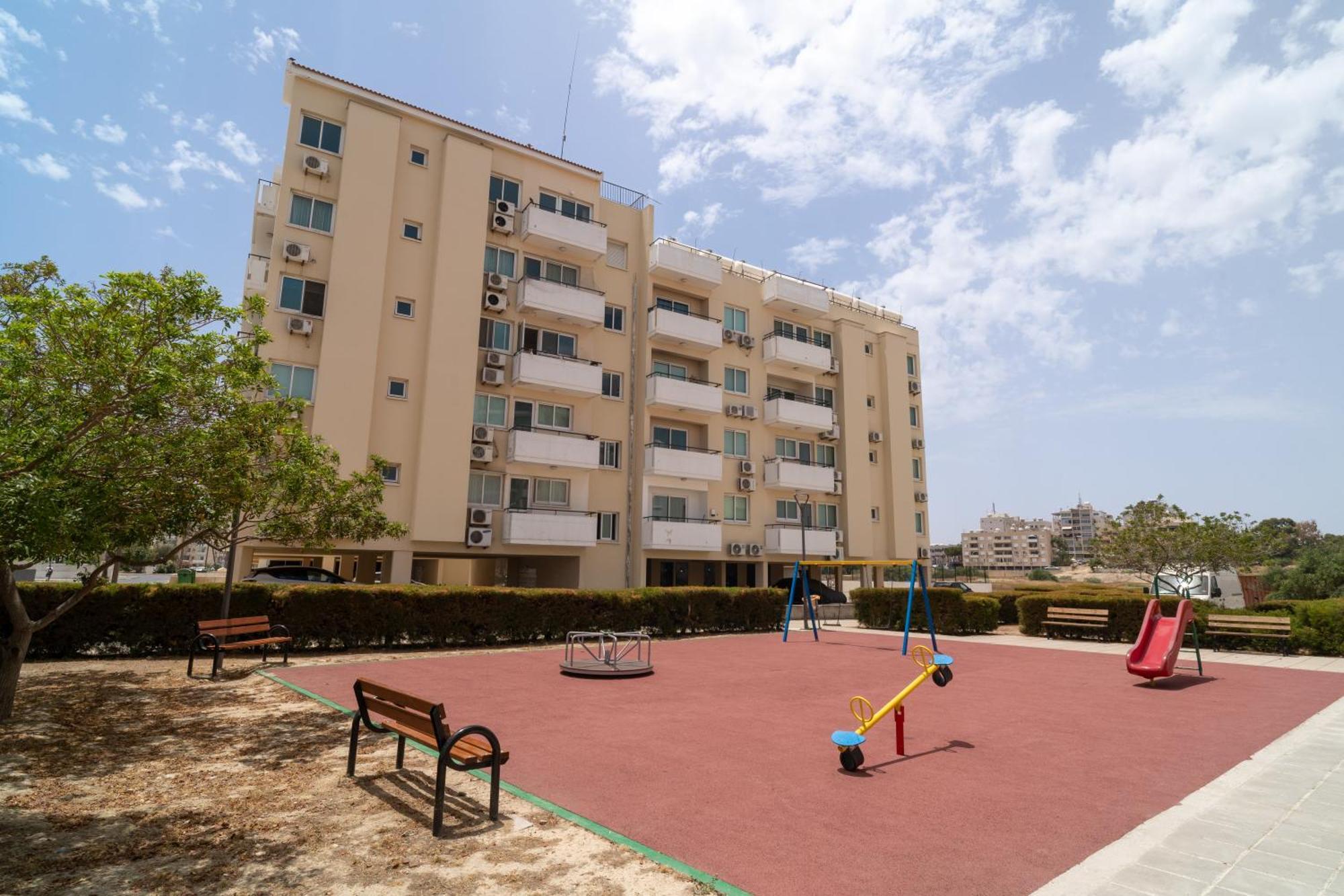 Apartament Kave Blue Mackenzie 1 Bdr Flat With Pool Larnaca Zewnętrze zdjęcie